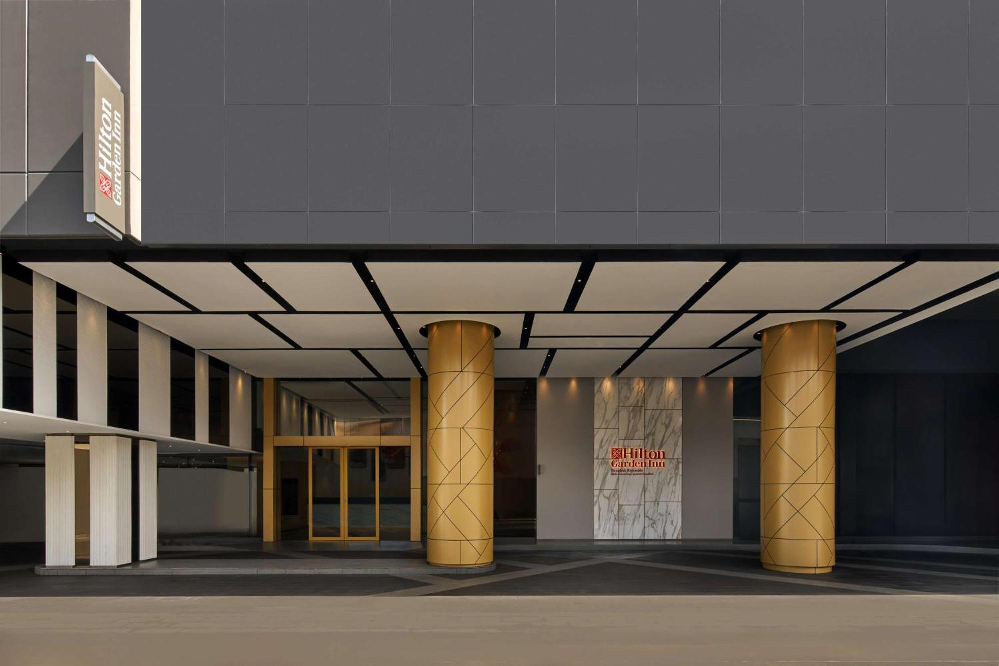 Hilton Garden Inn Bangkok Riverside Exterior foto