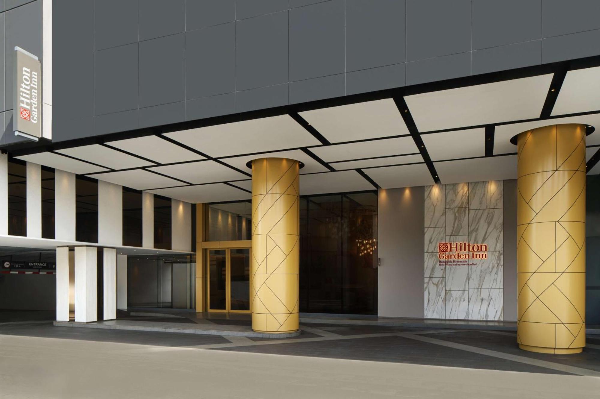 Hilton Garden Inn Bangkok Riverside Exterior foto