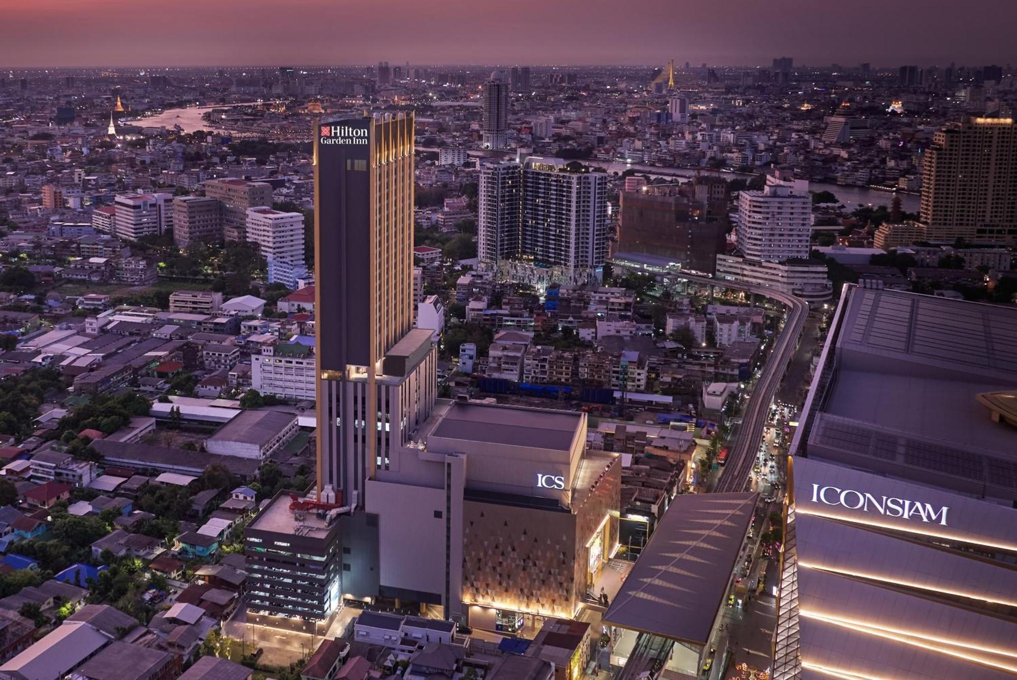 Hilton Garden Inn Bangkok Riverside Exterior foto